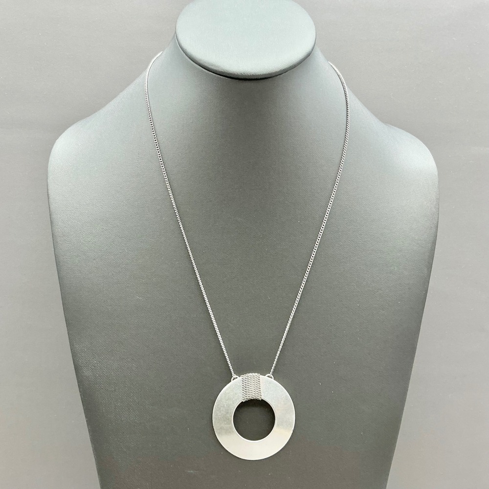 Kenneth Cole Reaction Necklace Women Silver Circle Pendant Mesh Accent Fashion